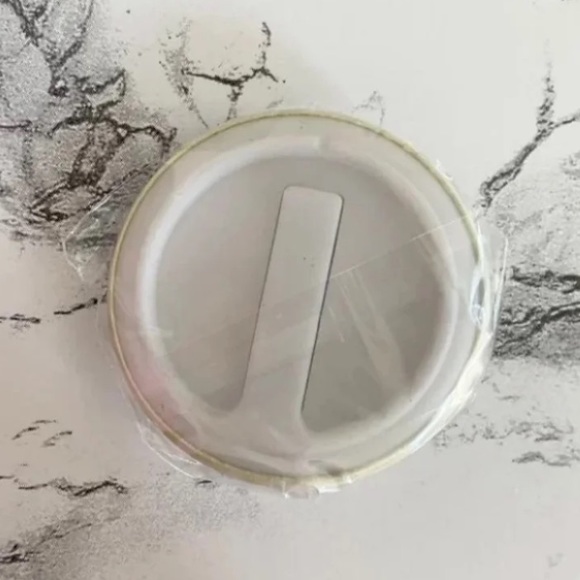 Hello Kitty Can Badge - Picture 2 of 3